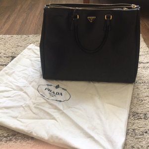 Prada Saffiano Lux Large Tote (colour Nero)
